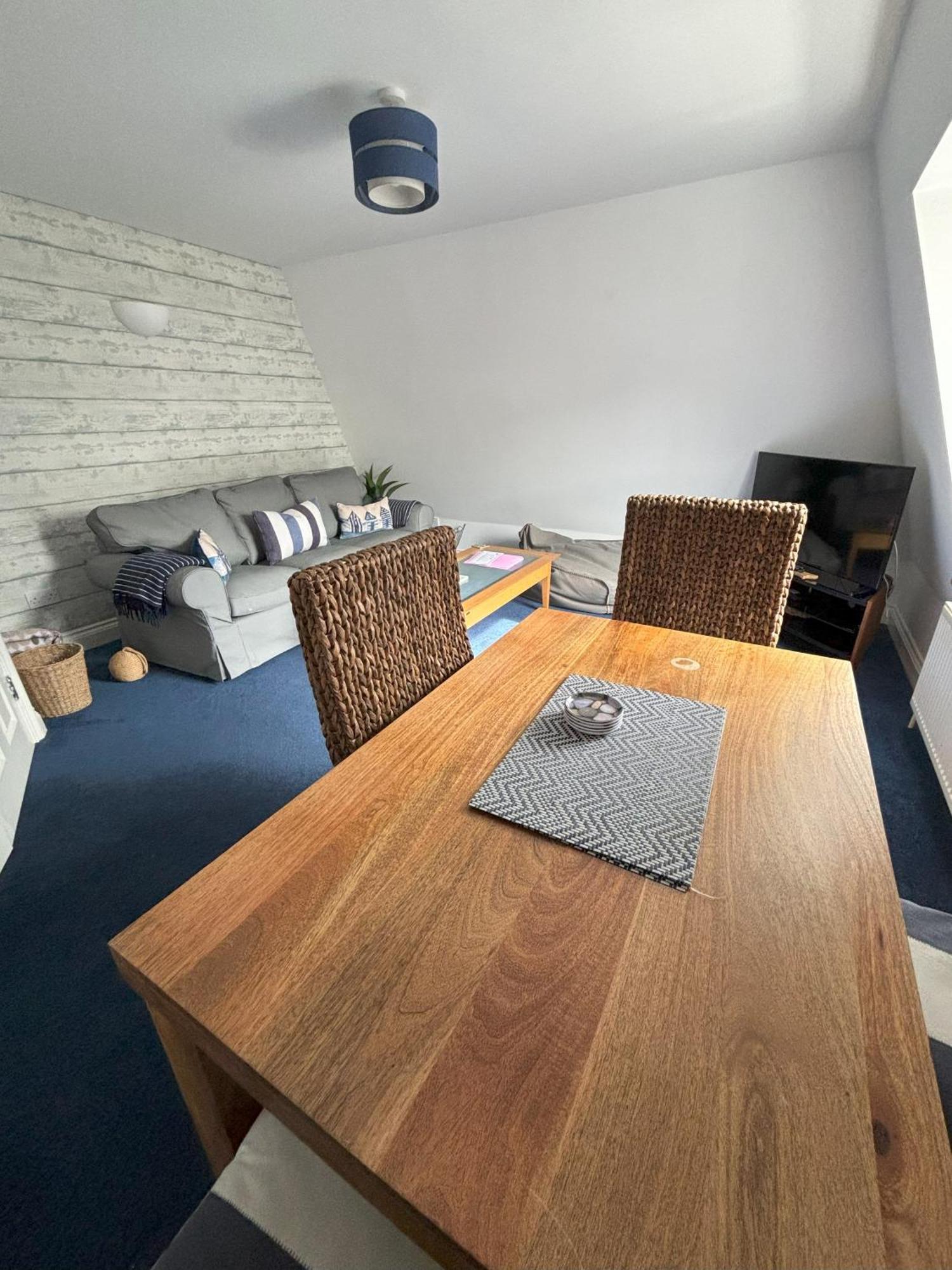 The Beach House Holiday Apartments 이스트본 외부 사진