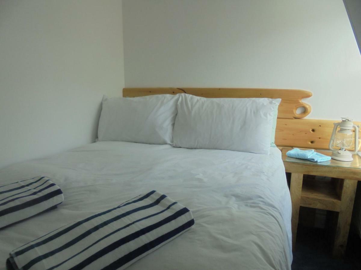 The Beach House Holiday Apartments 이스트본 외부 사진